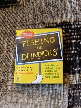 4/$40 Fishing For Dummies - Miniature Edition
